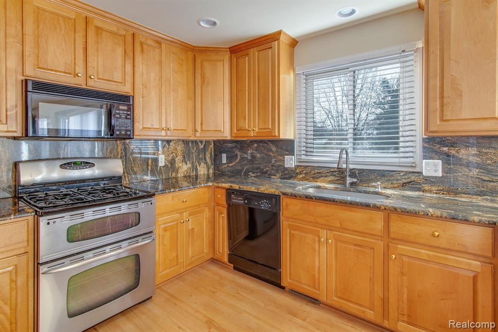 880 Michelson Road Rochester Hills, MI 48307 - Photo 13 of 40