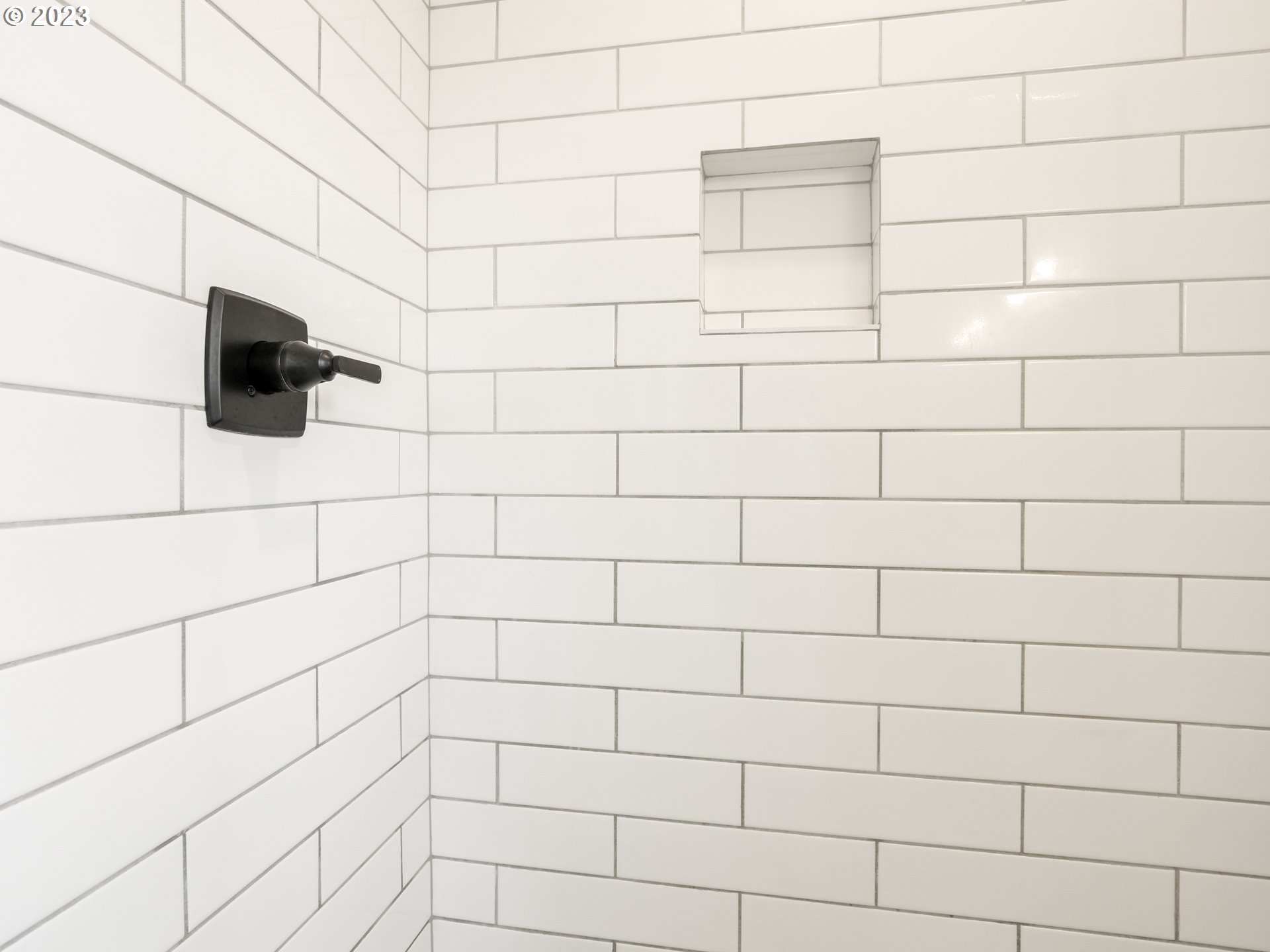 3005 North Mccanta Way Ridgefield, WA 98642 - Photo 21 of 37 a bathroom with a shower