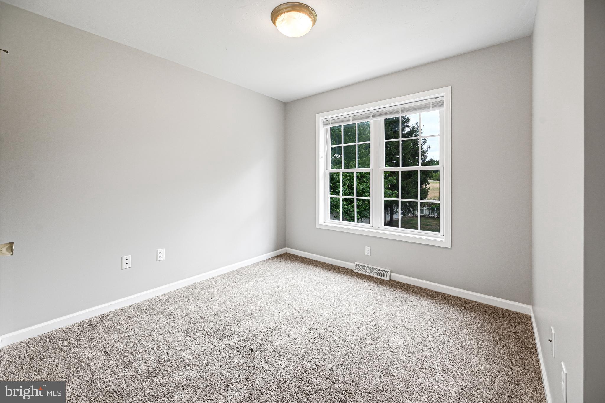 2079 Greenbriar Road York, PA 17404 - Photo 36 of 47