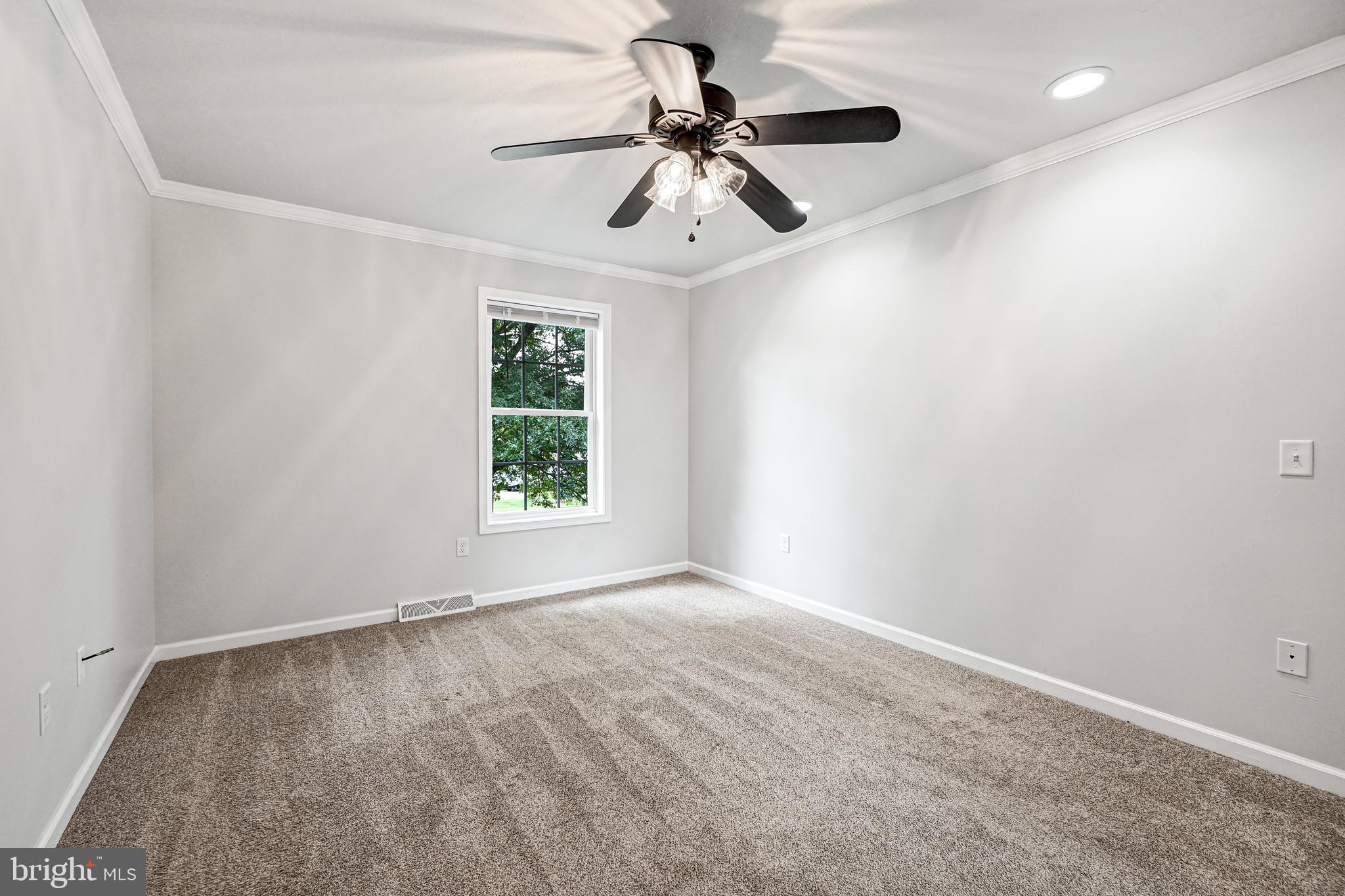 2079 Greenbriar Road York, PA 17404 - Photo 37 of 47