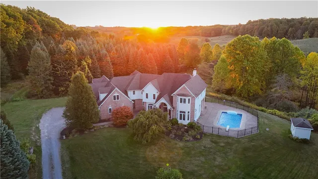 $1,195,000 | 7592 North Road, Victor, NY 14564