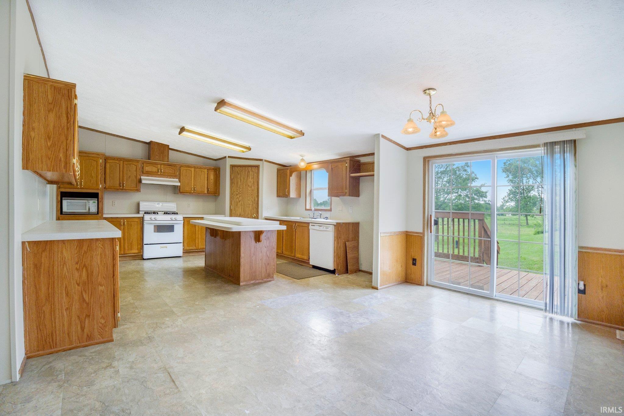 14205 Dunton Road Fort Wayne, IN 46845 - Photo 9 of 33