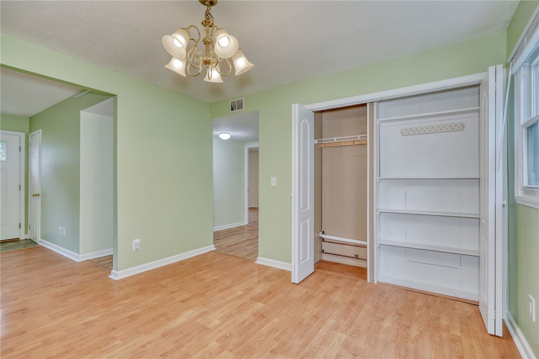 1252 State Road Webster, NY 14580 - Photo 11 of 43 DINING ROOM - PANTRY