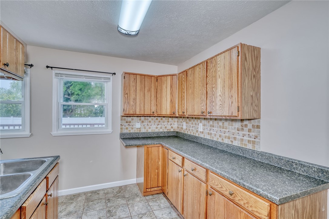 1252 State Road Webster, NY 14580 - Photo 17 of 43 KITCHEN