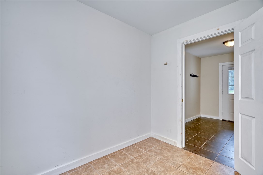 1252 State Road Webster, NY 14580 - Photo 23 of 43 OFFICE VIEW TO MUDROOM