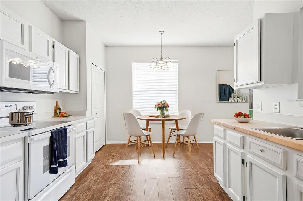 503 Greg Street Valrico, FL 33594 - Photo 5 of 34