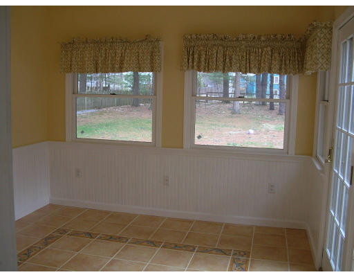 18 Beech Street Townsend, MA 01469 - Photo 2 of 3