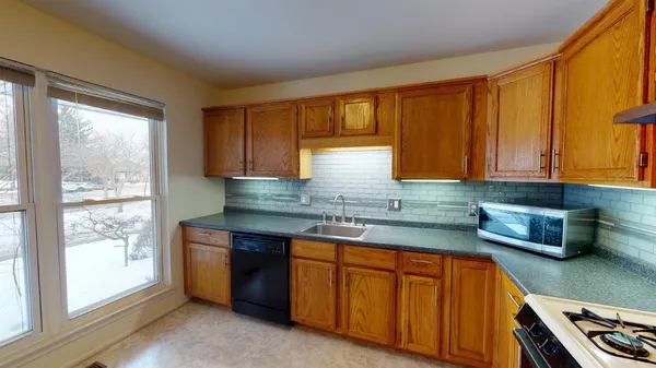 $2,400 | 3008 Bolgos Circle, Ann Arbor, MI 48105