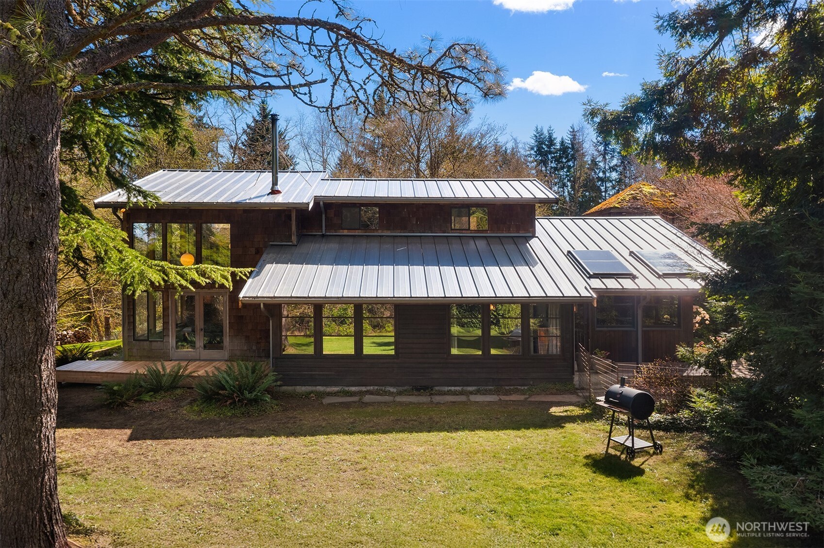 15232 Vermontville Road Southwest Vashon, WA 98070 - Photo 2 of 40