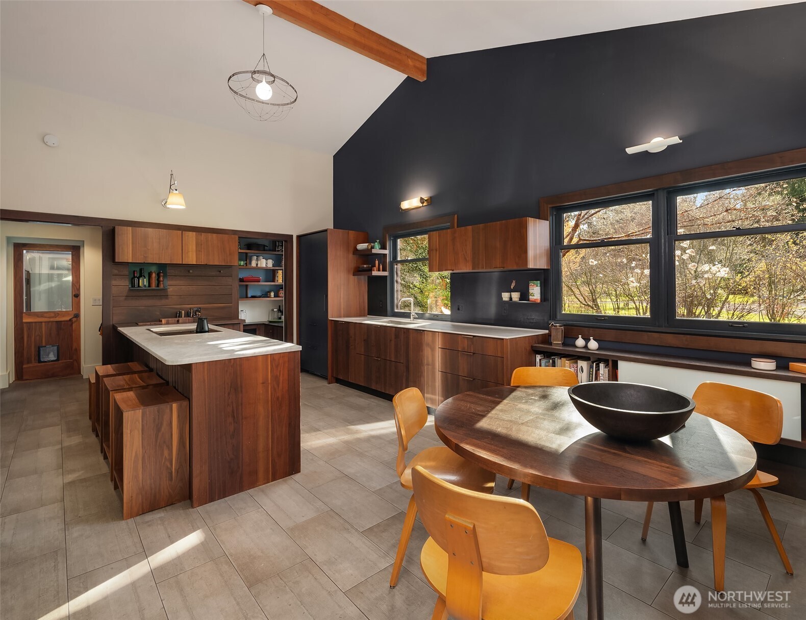 15232 Vermontville Road Southwest Vashon, WA 98070 - Photo 9 of 40