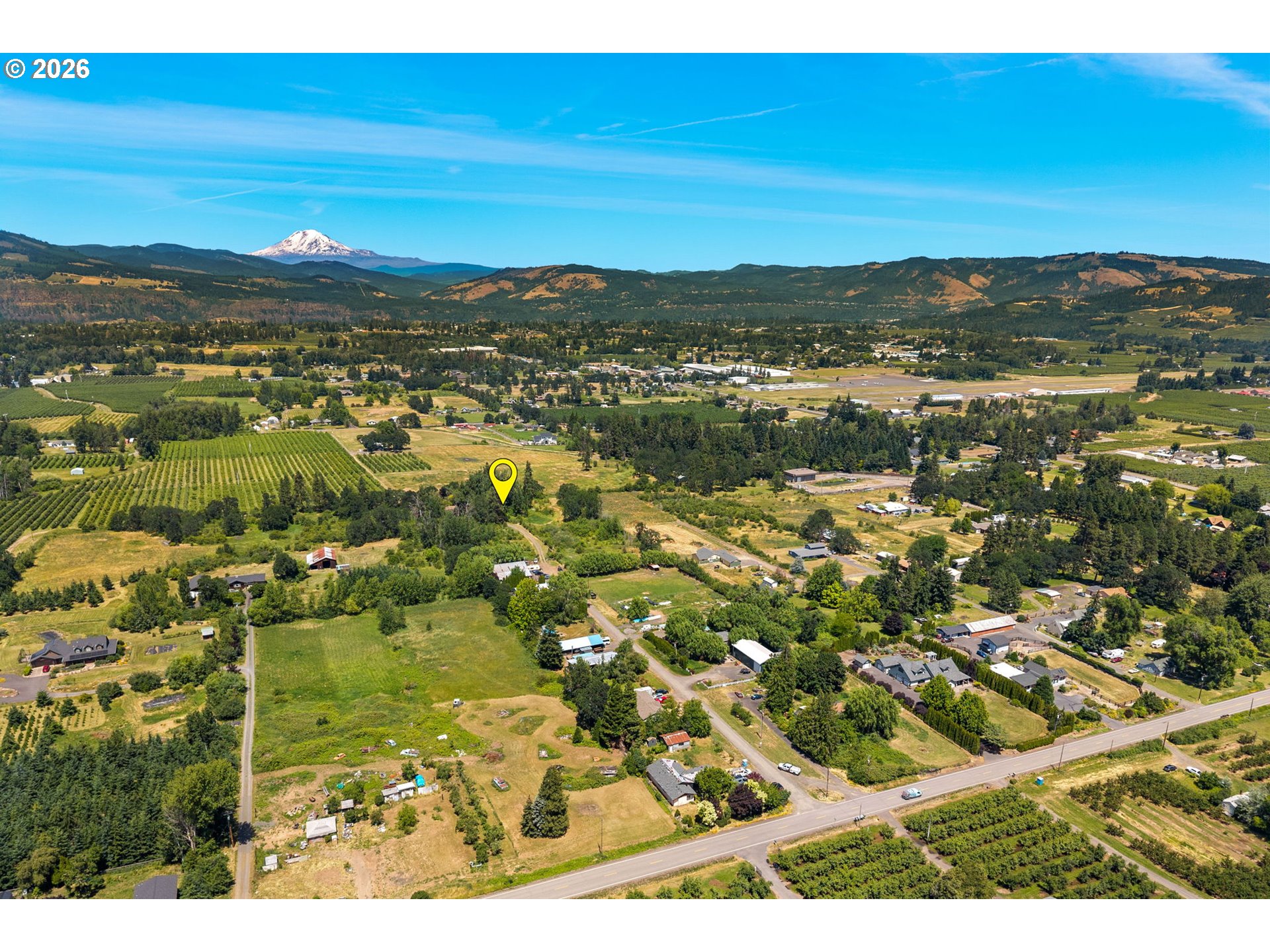 1810 Carter Road Hood River, OR 97031 - Photo 4 of 24