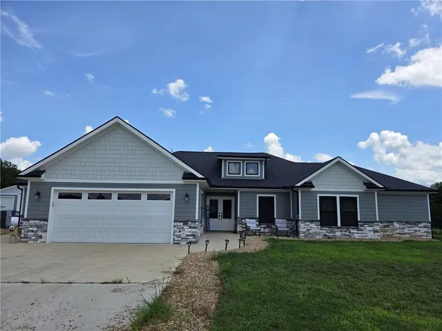 $595,000 | 13685 Northeast County Road 353, Adrian, MO 64720
