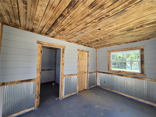 $595,000 | 13685 Northeast County Road 353, Adrian, MO 64720