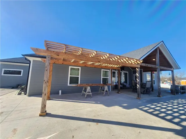 $595,000 | 13685 Northeast County Road 353, Adrian, MO 64720