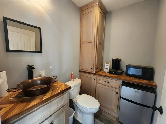 $595,000 | 13685 Northeast County Road 353, Adrian, MO 64720