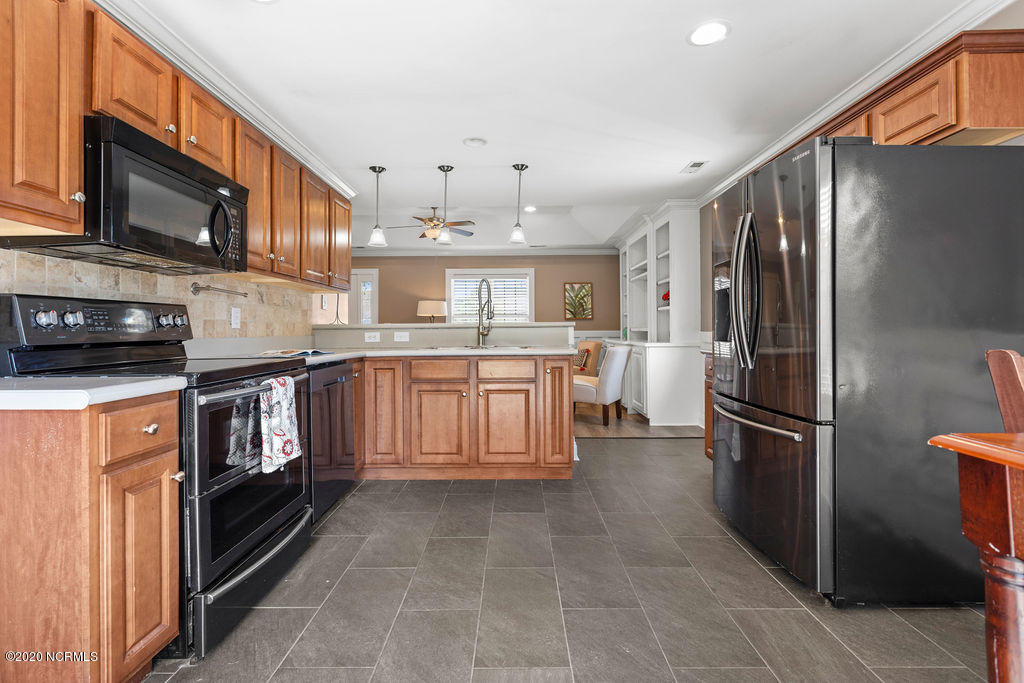 129 Watersfield Road Leland, NC 28451 - Photo 6 of 23 6-kitchen