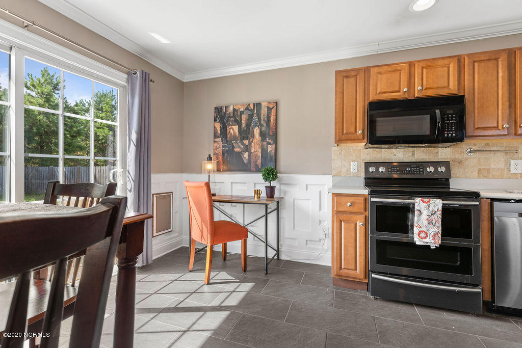 129 Watersfield Road Leland, NC 28451 - Photo 7 of 23 7-kitchen_desk