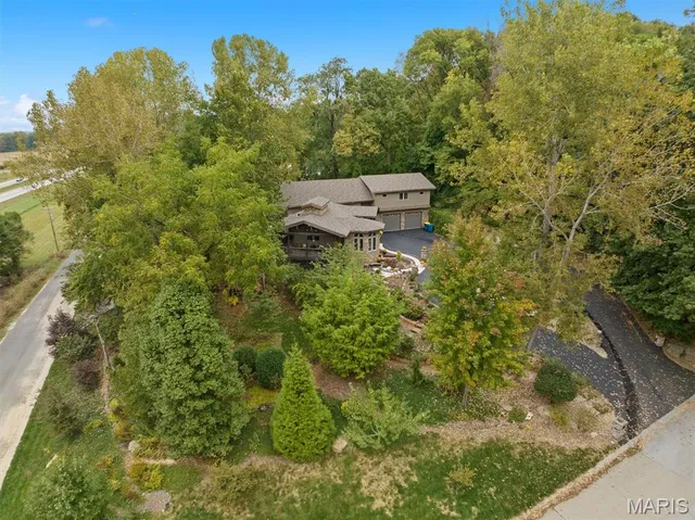 $1,100,000 | 1003 Berry Lane, Edwardsville, IL 62025
