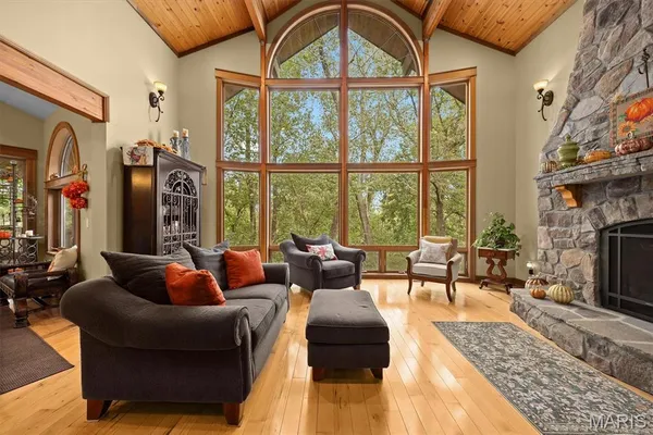 $1,000,000 | 1003 Berry Lane, Edwardsville, IL 62025