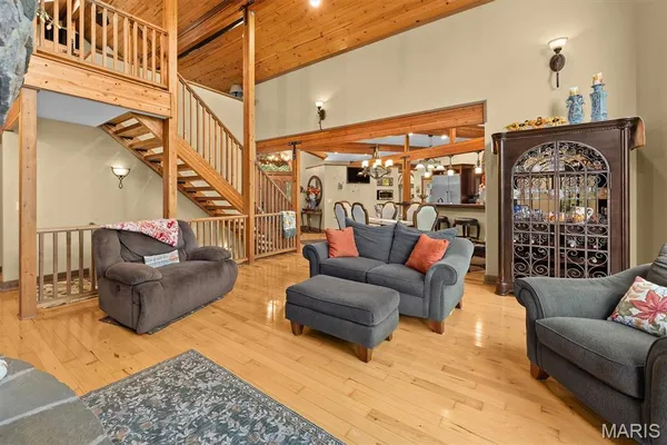 $1,000,000 | 1003 Berry Lane, Edwardsville, IL 62025