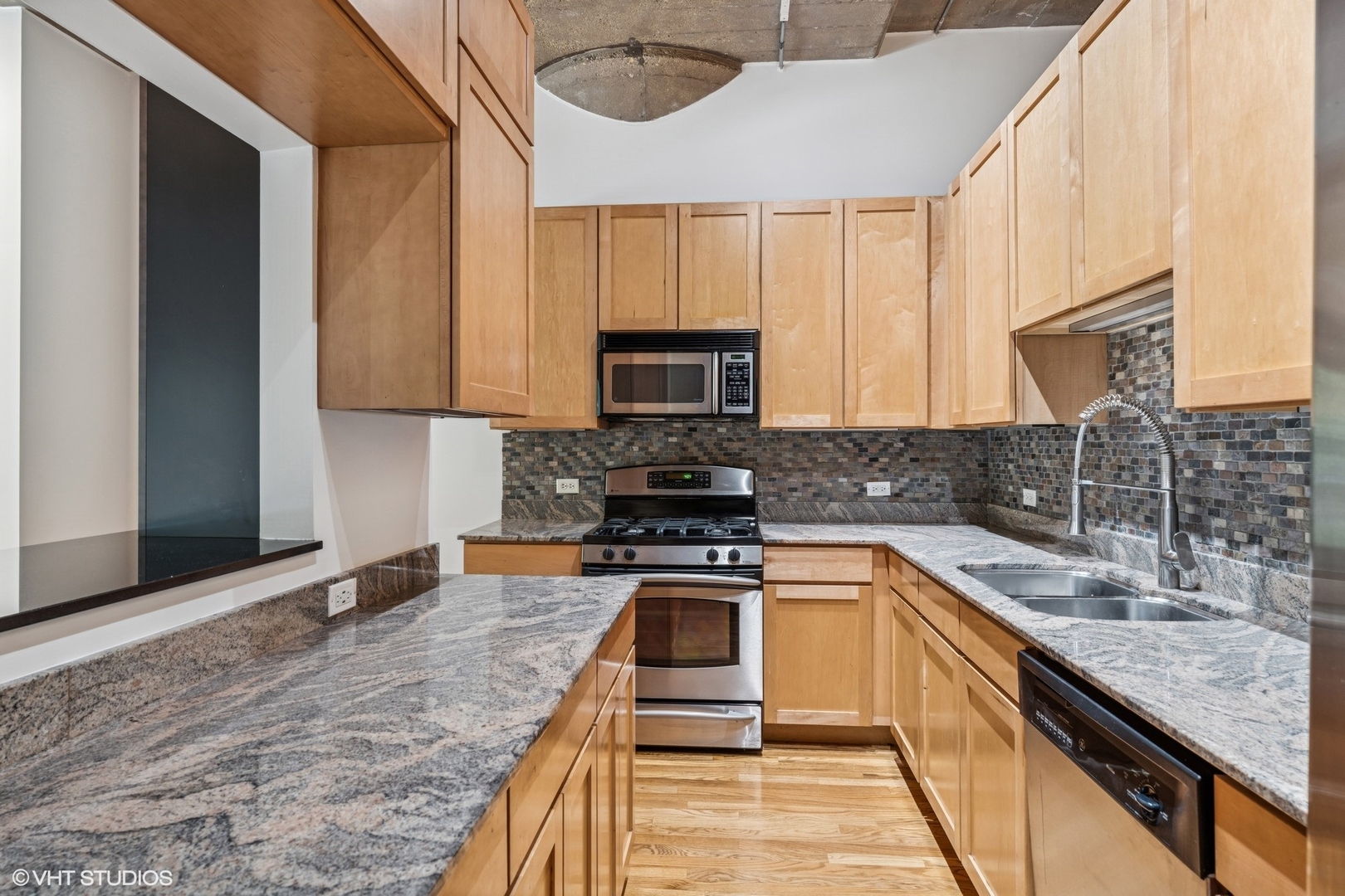 1070 West 15th Street, Unit 147 Chicago, IL 60608 - Photo 7 of 15