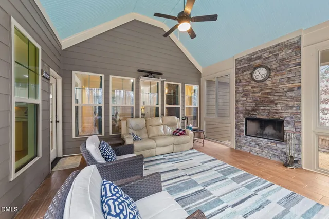 $749,900 | 1509 Hoke Landing Lane, Raleigh, NC 27603