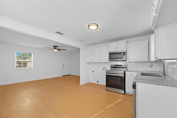 $1,125 | 708 Union Street, Bonham, TX 75418