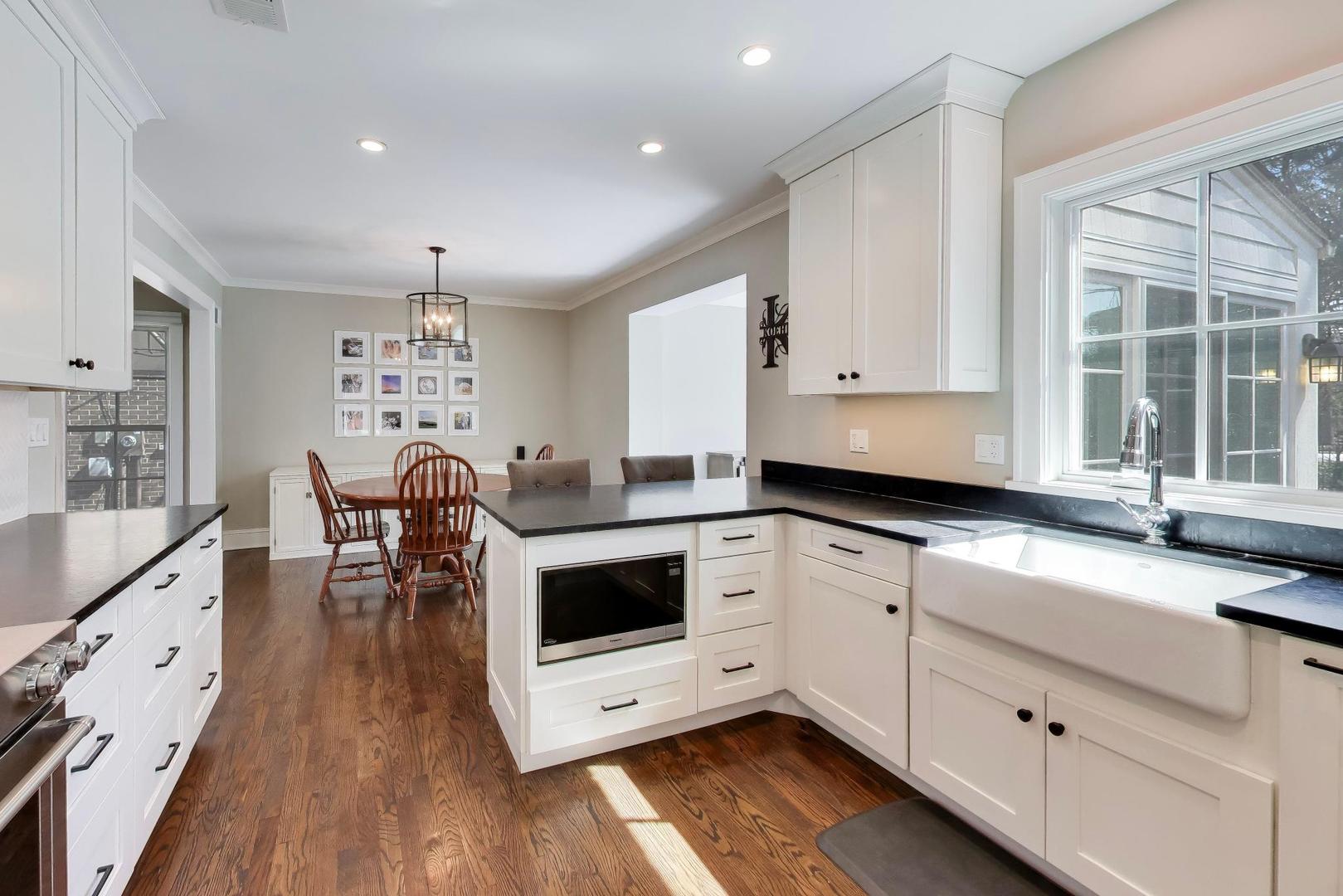 527 Mayfair Road Arlington Heights, IL 60005 - Photo 12 of 34