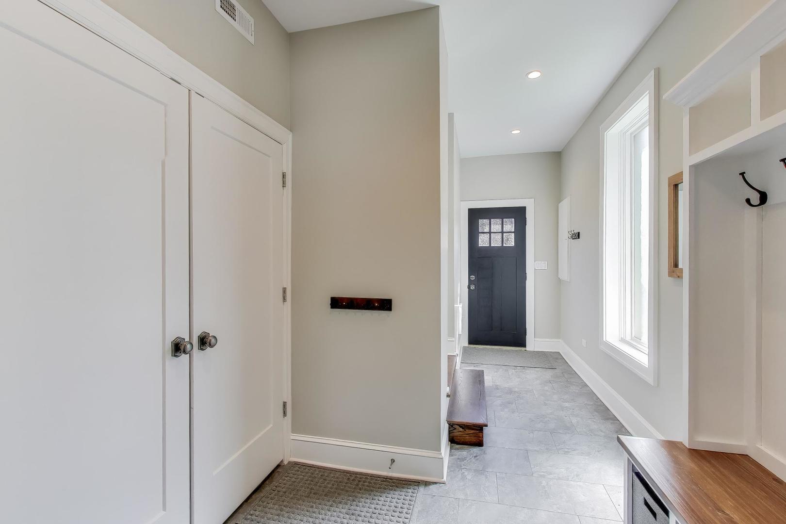 527 Mayfair Road Arlington Heights, IL 60005 - Photo 18 of 34