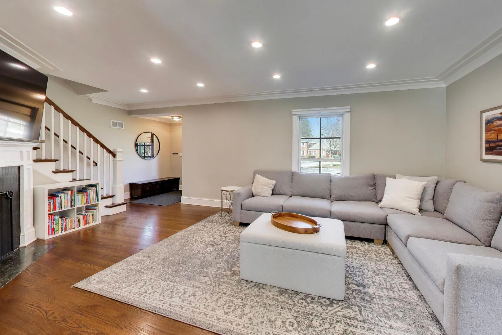 527 Mayfair Road Arlington Heights, IL 60005 - Photo 6 of 34