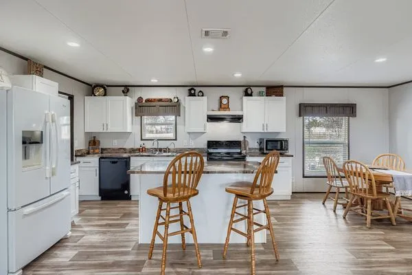 $290,000 | 130 Zafiro Lane, Del Valle, TX 78617