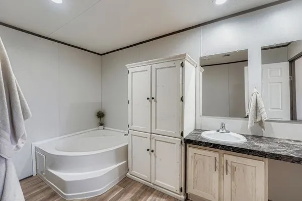 $290,000 | 130 Zafiro Lane, Del Valle, TX 78617