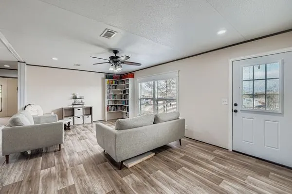 $290,000 | 130 Zafiro Lane, Del Valle, TX 78617