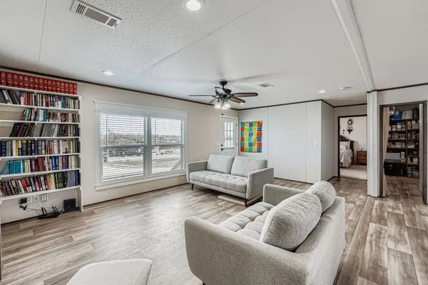 $290,000 | 130 Zafiro Lane, Del Valle, TX 78617