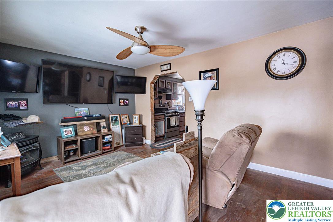 2303 South Filbert Street Allentown, PA 18103 - Photo 5 of 61