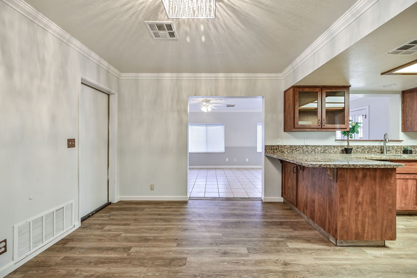 632 South Lakeview Court Ridgecrest, CA 93555 - Photo 8 of 34 Gallery Image 8