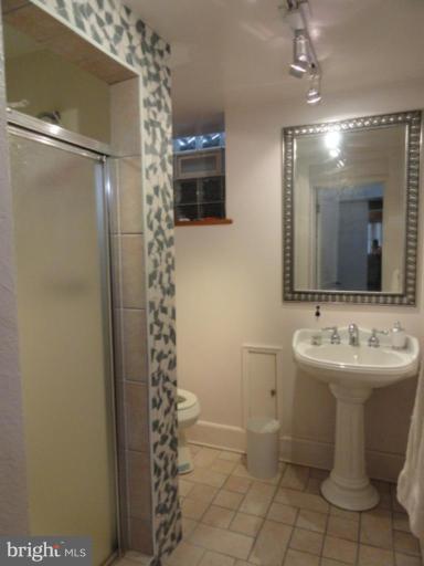 1503 Ralworth Road Baltimore, MD 21218 - Photo 11 of 11 Bath #2