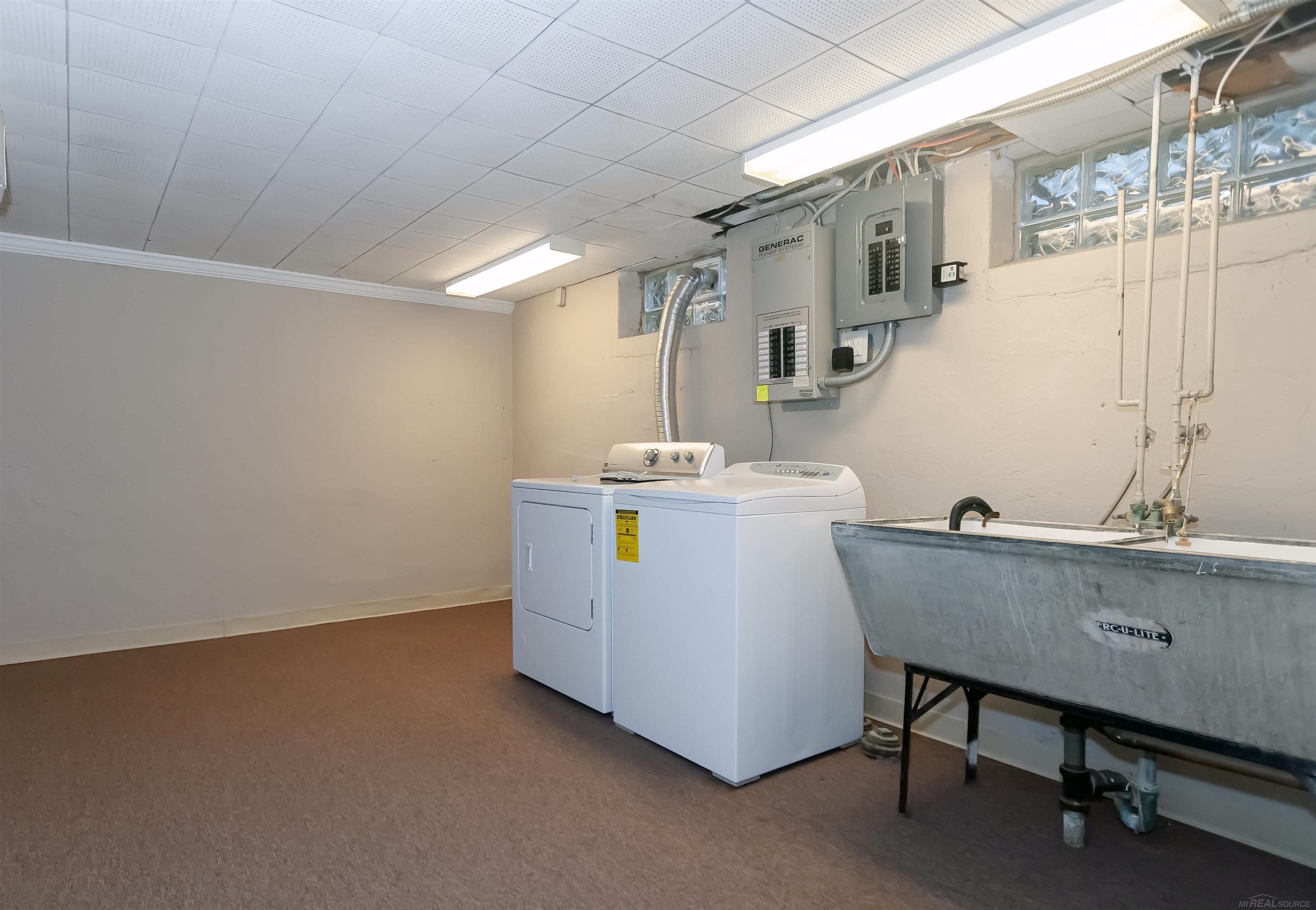880 Shoreham Road Grosse Pointe, MI 48236 - Photo 39 of 46 50085857-38.JPG