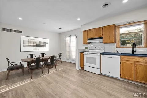 $349,900 | 1503 Wexford Avenue, Webster Groves, MO 63119