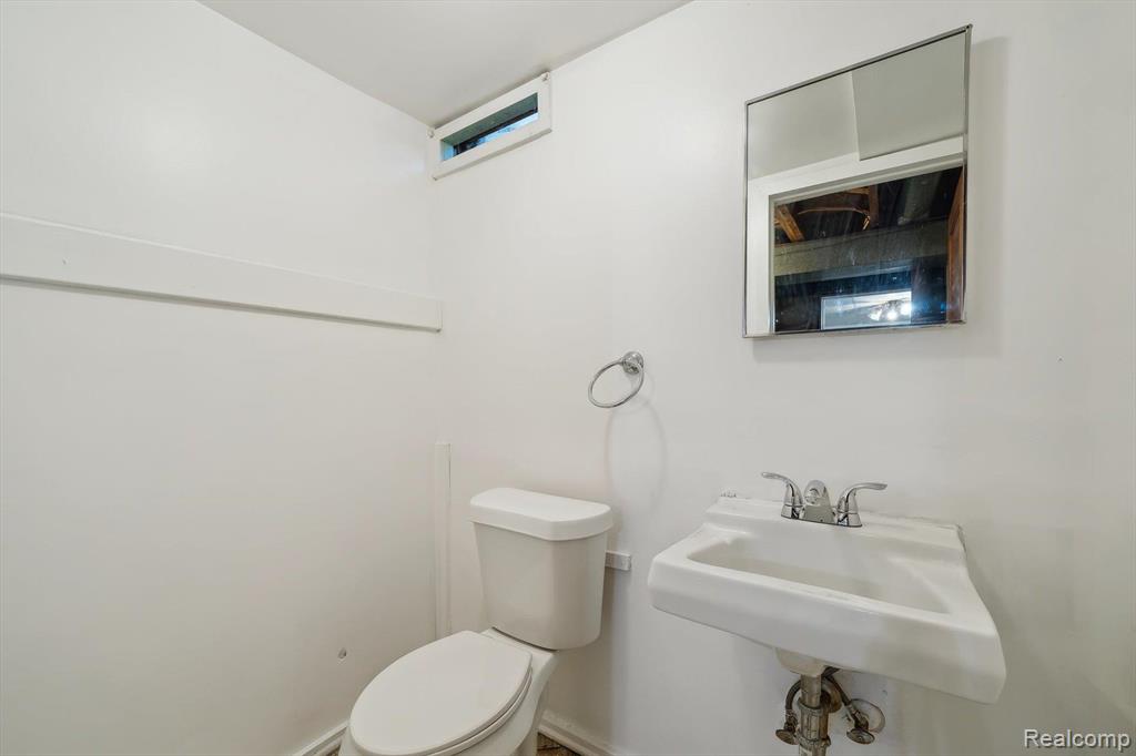 26615 Thomas Warren, MI 48091 - Photo 21 of 23