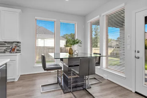 $598,000 | 256 Conifer Cliff Drive, Montgomery, TX 77316