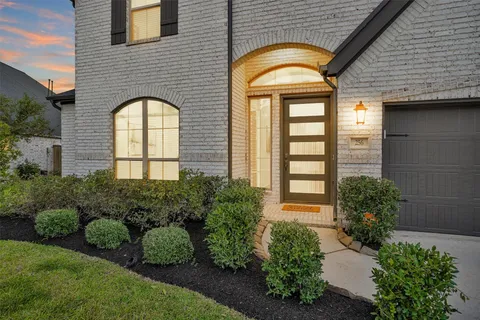 $598,000 | 256 Conifer Cliff Drive, Montgomery, TX 77316