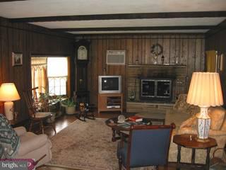 19 Barbara Road Hatboro, PA 19040 - Photo 3 of 6