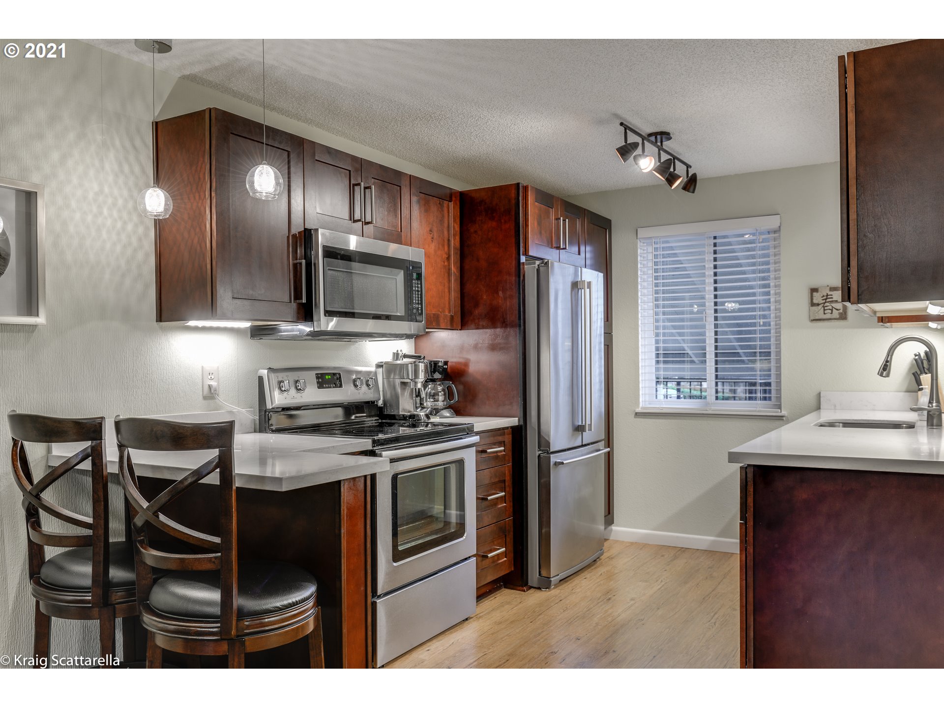 14095 Southwest Walker Road, Unit 19 Beaverton, OR 97005 - Photo 6 of 22 Gallery Image 6