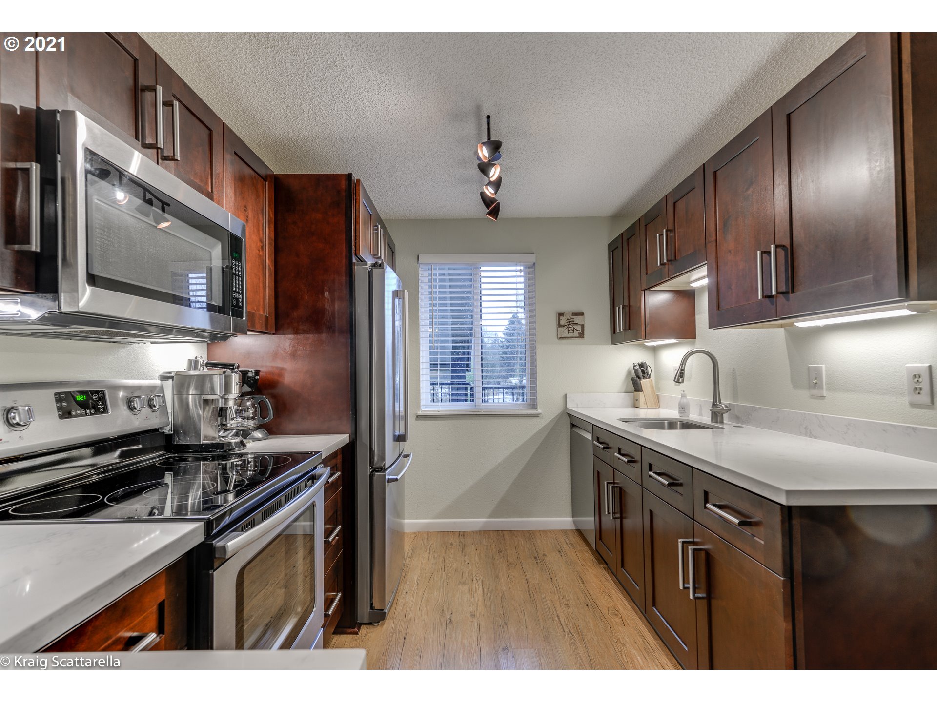 14095 Southwest Walker Road, Unit 19 Beaverton, OR 97005 - Photo 10 of 22 Gallery Image 10