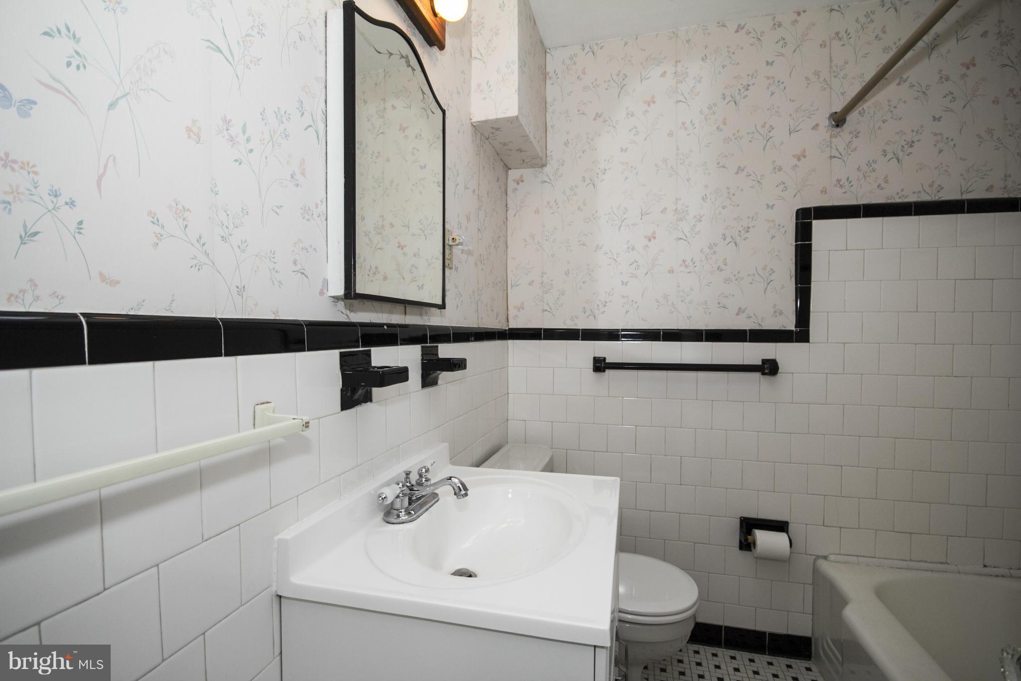 1218 Haverhill Road Baltimore, MD 21229 - Photo 12 of 18 Bath