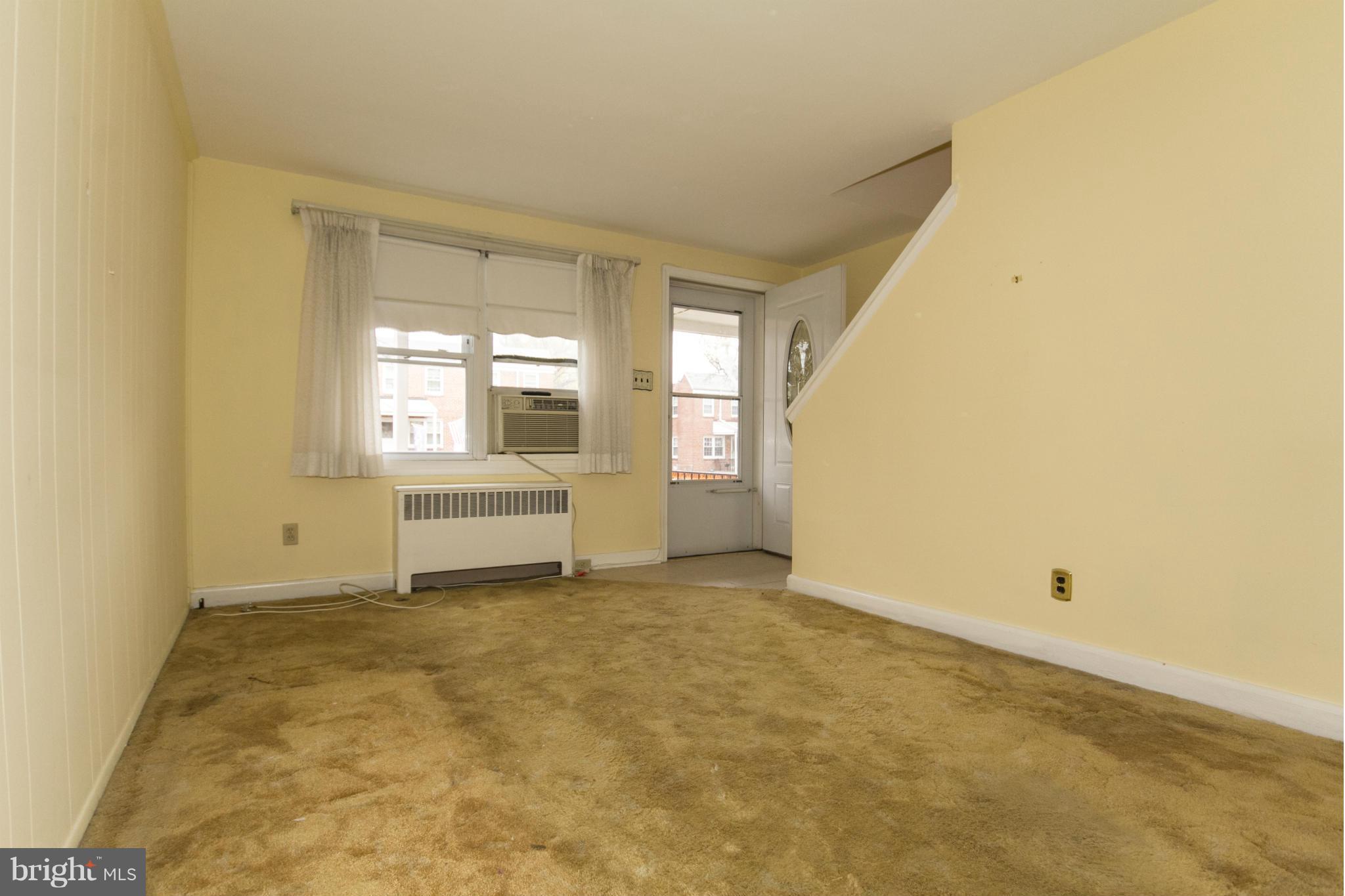 1218 Haverhill Road Baltimore, MD 21229 - Photo 5 of 18 Living Room