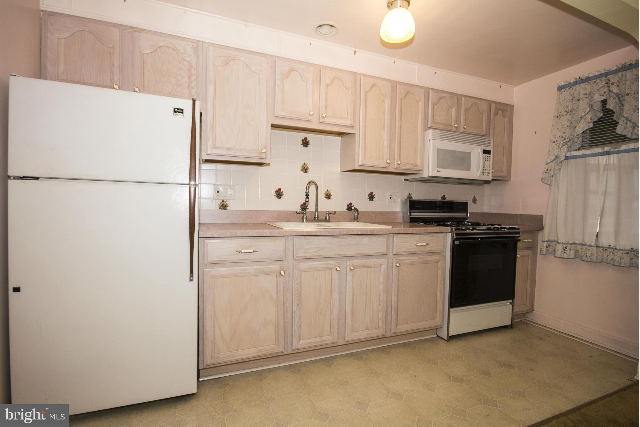 1218 Haverhill Road Baltimore, MD 21229 - Photo 7 of 18 Kitchen