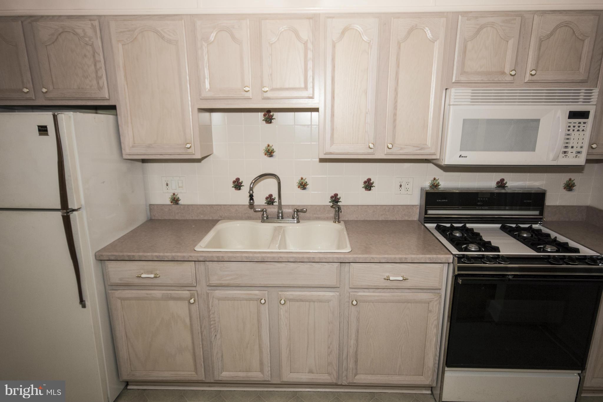 1218 Haverhill Road Baltimore, MD 21229 - Photo 8 of 18 Kitchen