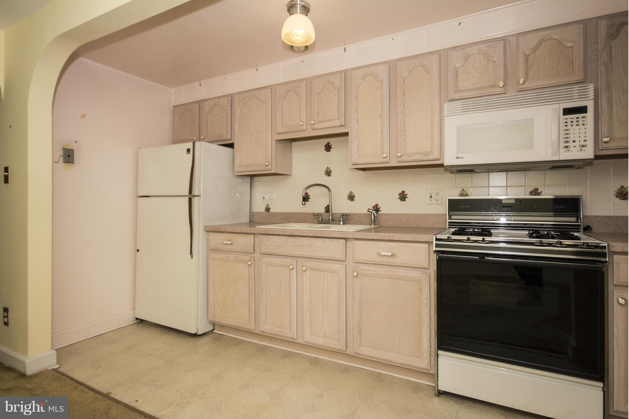 1218 Haverhill Road Baltimore, MD 21229 - Photo 9 of 18 Kitchen